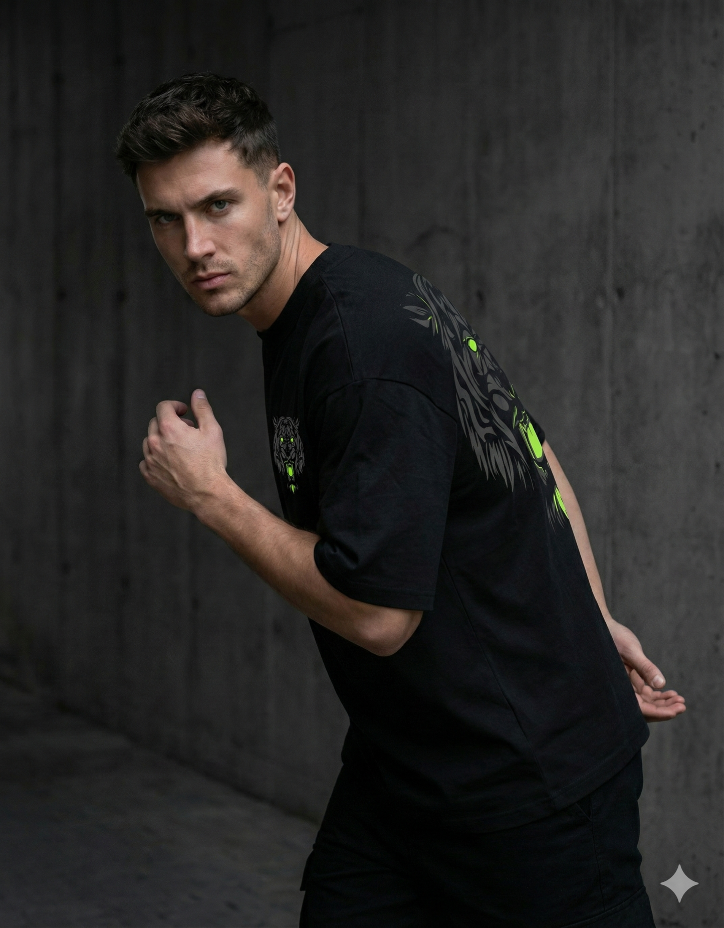 Electric Jungle cat - Oversized Tshirt