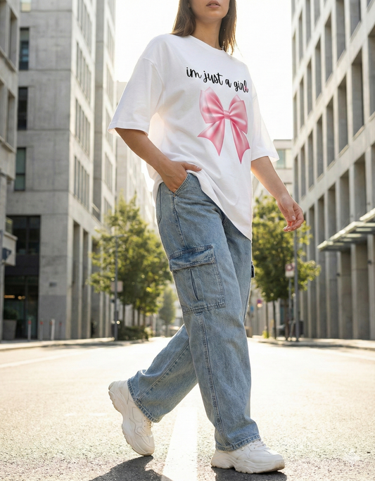 just girl - Oversized Tshirt