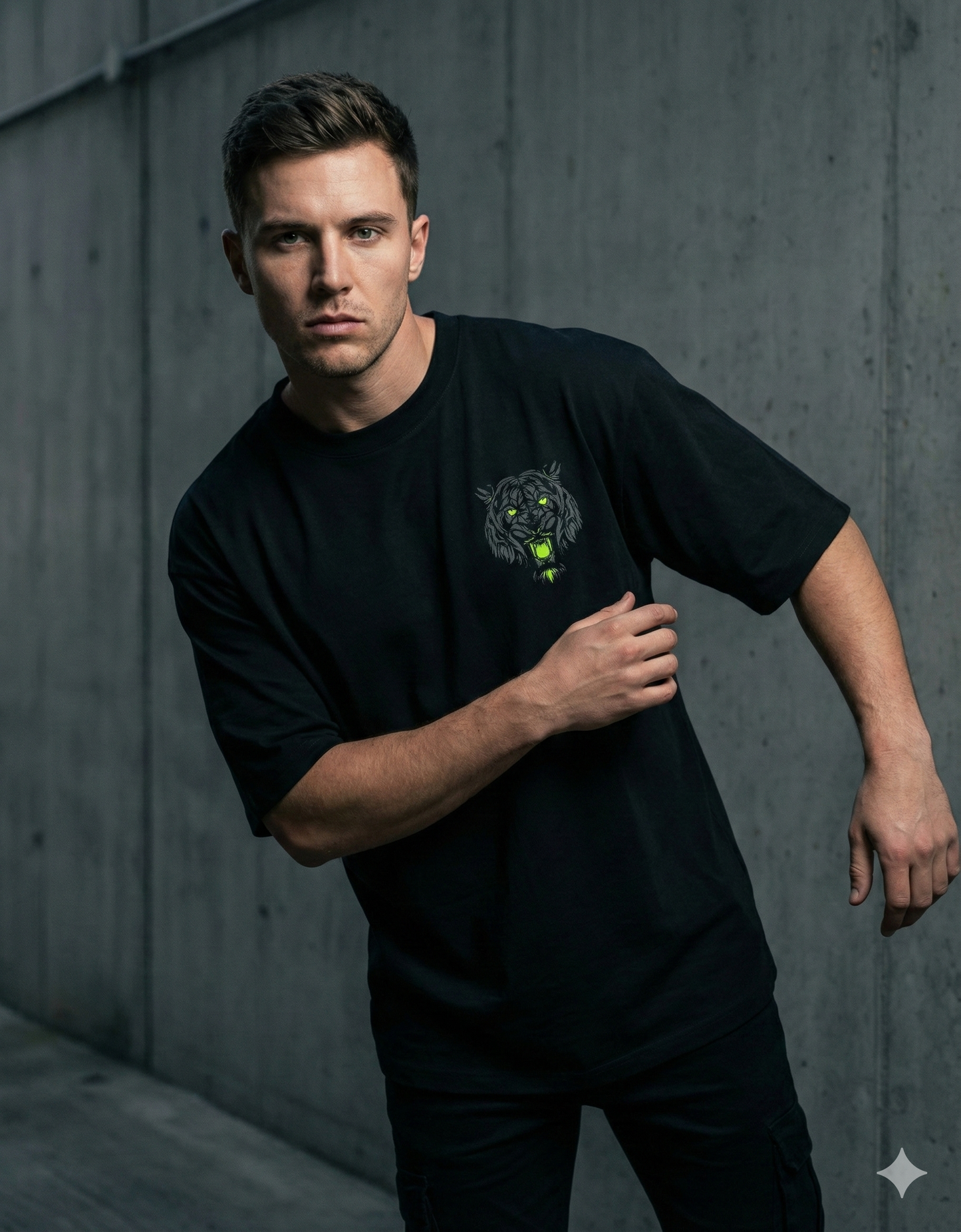 Electric Jungle cat - Oversized Tshirt